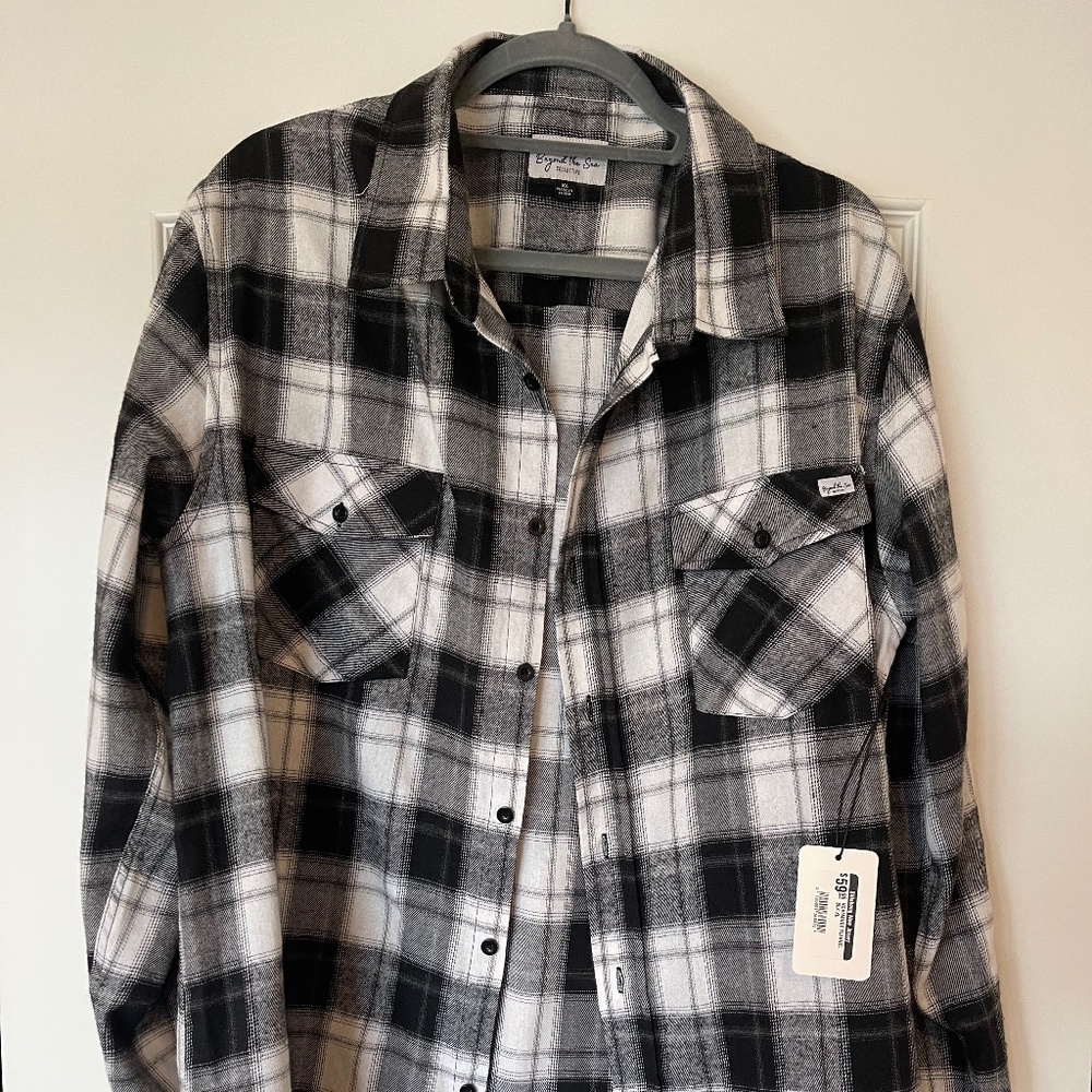Men’s plaid long sleeve shirt-NWT
